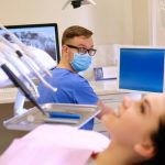 Лечение зубов под микроскопом: современные подходы и технологии