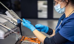 Топы для маникюра: что это и зачем они нужны?